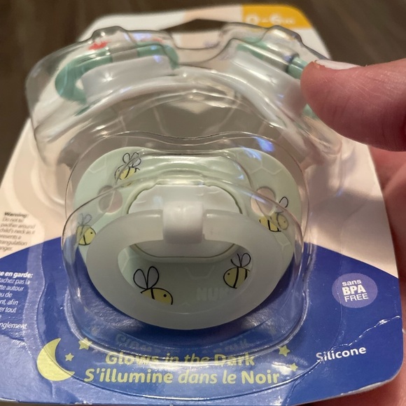 NUK Orthodontic Pacifier Value Pack - Green and White Glow in the Dark 0-6M -NWT - Picture 5 of 6